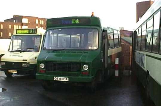 County Town-Link Dodge S56 Reeve Burgess D571NDA